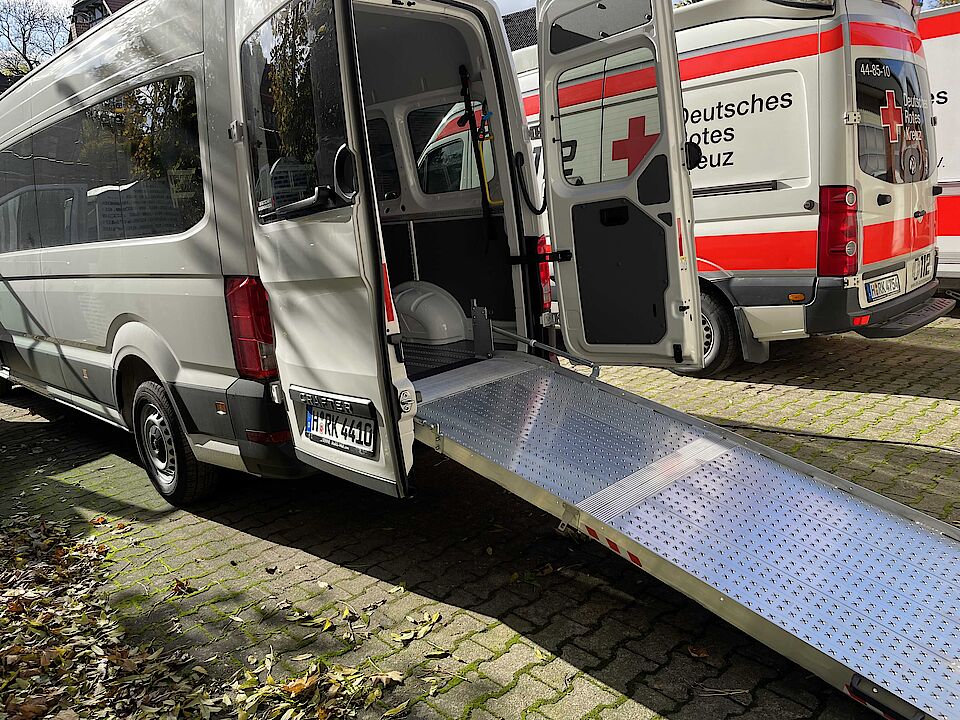 Das neue Auto hat eine Rampe