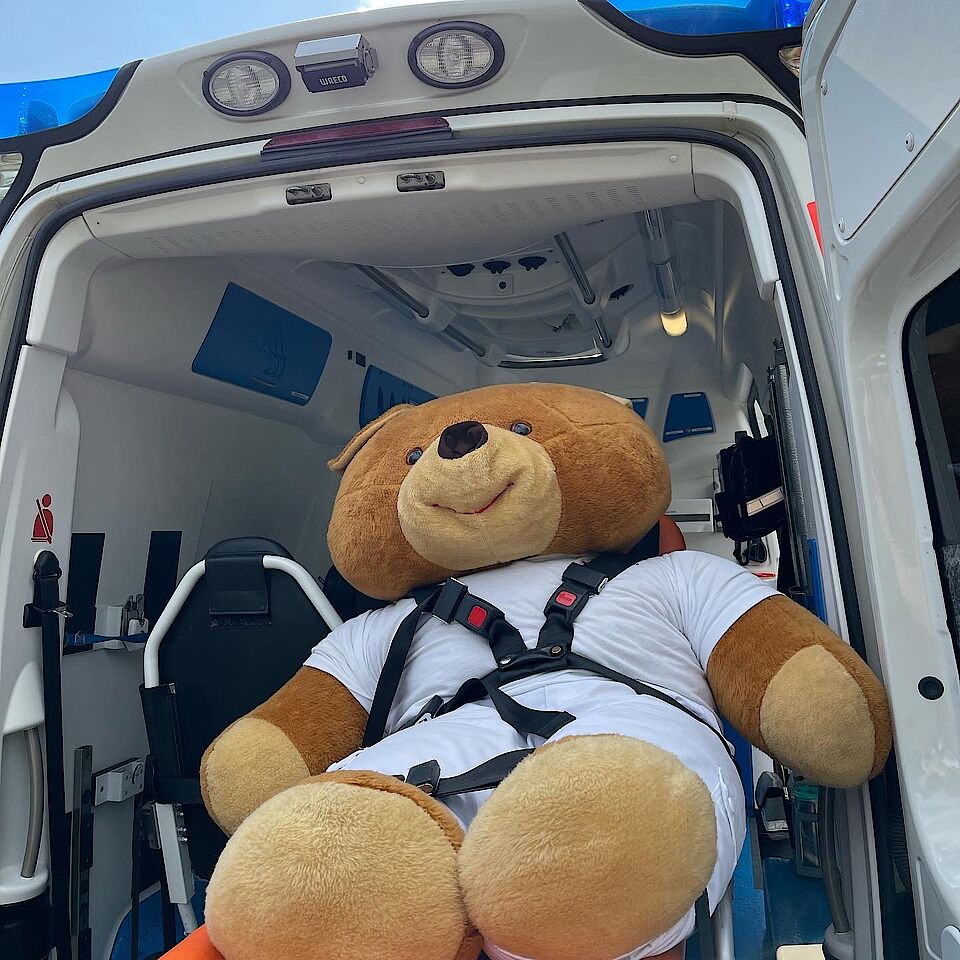 Teddy im Rettungswagen